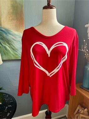 Classic Red 3/4 Sleeve top w/White Heart Graphic. Size XL. Excellent Condition